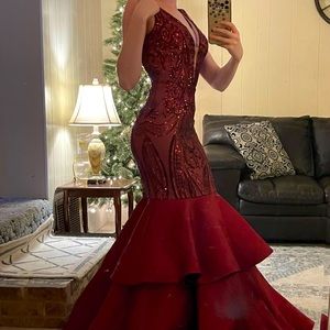 Burgundy Prom Dress 💃🏼